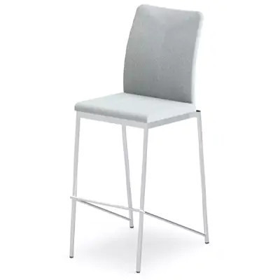 Evosa High chair, L: 46cm, Width: 61cm, H: 115cm, Weight: 9,3kg. Sitting area: 75cm, 9,3kg (08/12H)